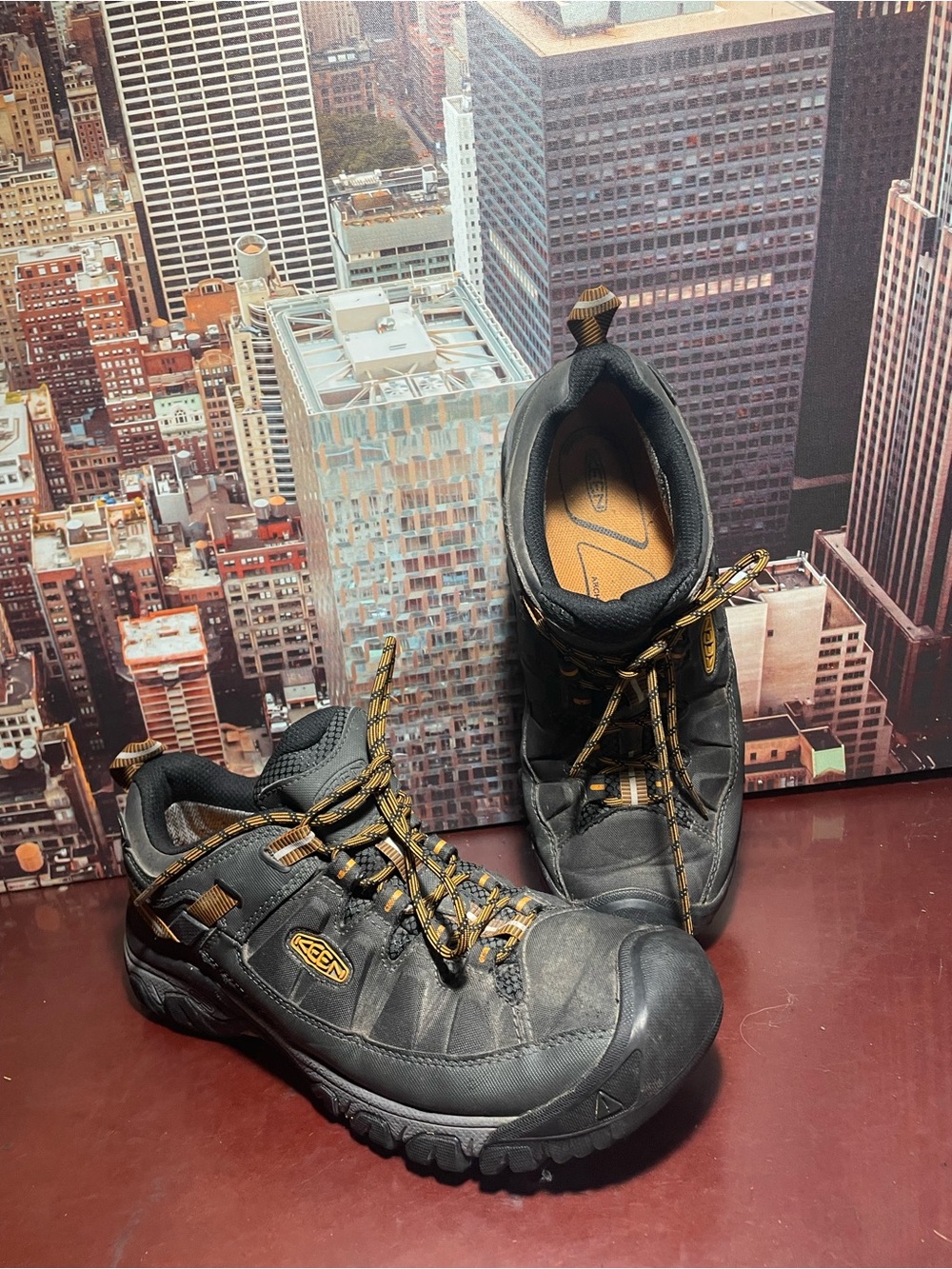KEEN  Shoes Men's size  11 Gray